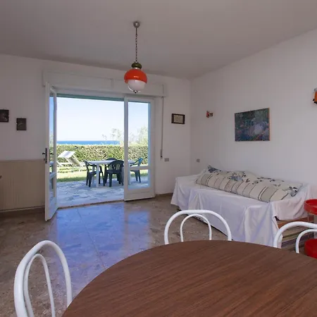 Trilocale Con Giardino A Pochi Passi Dalla Διαμέρισμα *