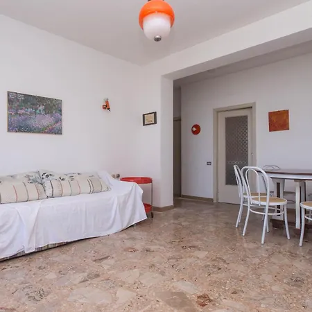 Trilocale Con Giardino A Pochi Passi Dalla - N127 *