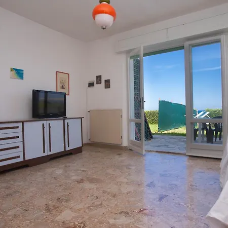 Trilocale Con Giardino A Pochi Passi Dalla Διαμέρισμα