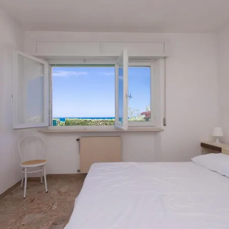 Trilocale Con Giardino A Pochi Passi Dalla - N127 *