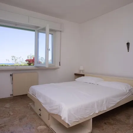 Trilocale Con Giardino A Pochi Passi Dalla Marcelli