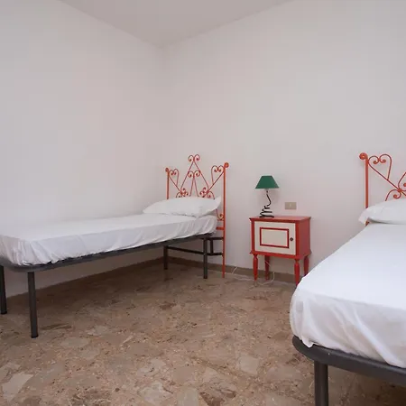 Apartment Trilocale Con Giardino A Pochi Passi Dalla Marcelli