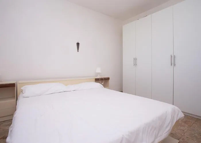 Apartment Trilocale Con Giardino A Pochi Passi Dalla Marcelli